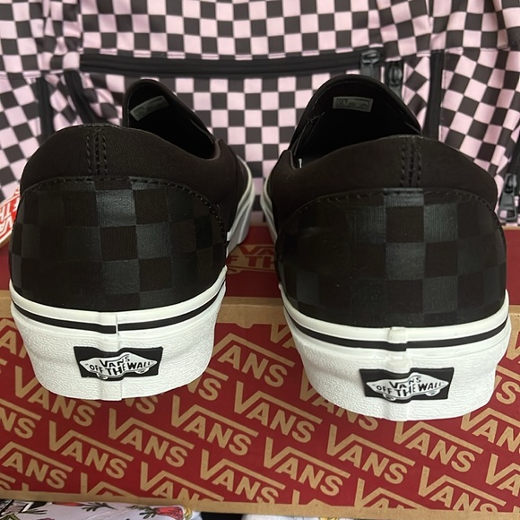 Vans Men’s Classic Slip-On (Checkerboard)Black/Black
VN000EYE276
Sneakers - Picture 14 of 15